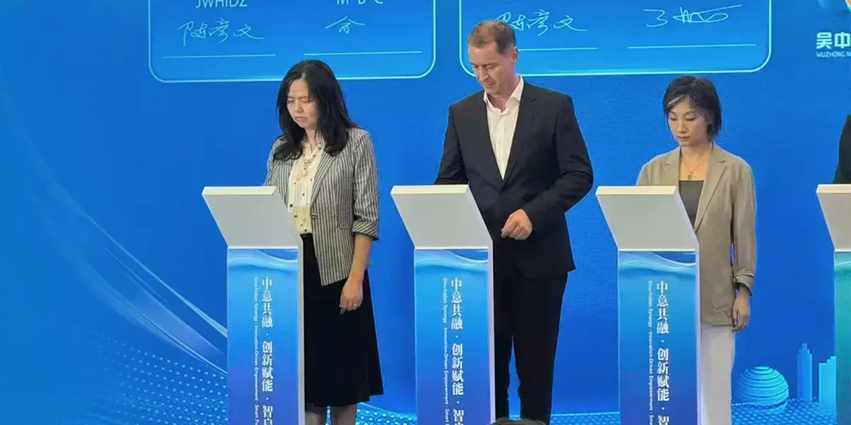 CEO Iwan Wuelser at conference in China